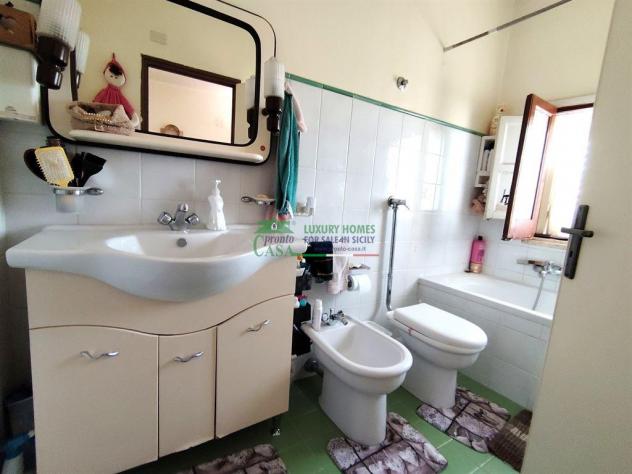 Rif:2618 - Ampio appartamento nel cuore di Comiso – Con Terrazza e Balconi - Foto 14