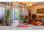 CINQUE VANI RISTRUTTURATO CON TERRAZZI,GARAGE E 2 POSTI AUTO