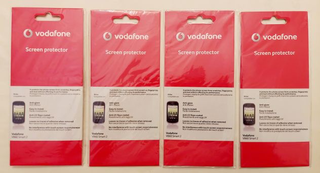 4 confezioni pellicole protettive Vodafone per V860 Smart 2 nuovo con cellophane