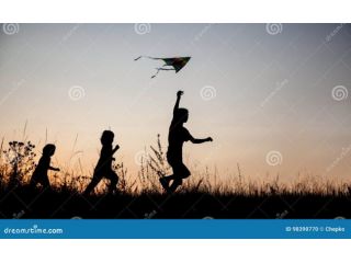 ANIMATRICE BAMBINI IN TOSCANA MARE LUGLIO AGOSTO