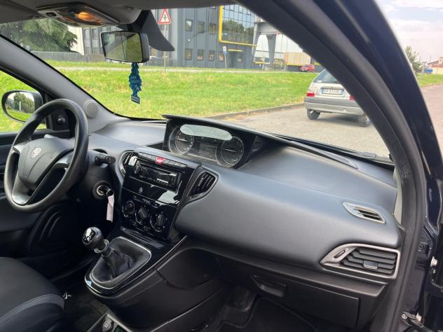 Lancia Ypsilon 1.2 69 CV 5 porte - Foto 9