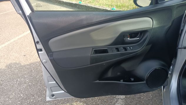 Toyota Yaris 1.0 72 CV Benzina - 49700 km - 2018 - Foto 5