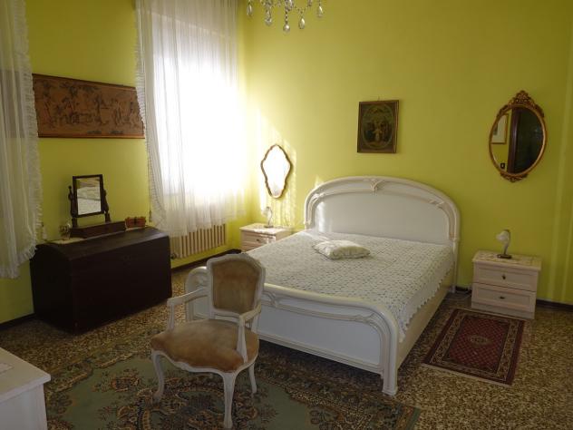 Suzzara vendesi casa indipendente 6 vani 200 Mq - Foto 9