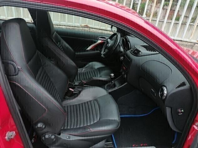 Alfa Romeo 147 3.2i V6 24V cat 3 porte GTA - Foto 7