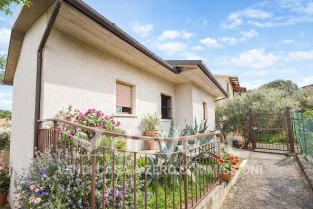 Casa indipendente di 300 m² con più di 5 locali e box auto in vendita a Paciano - Foto 11