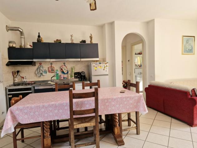 RONCHI, 700 m dal mare e vicino a tutti servizi, appartamento con giardino e ingresso indipendente facente parte di un piccolo fabbricato di recente - Foto 3