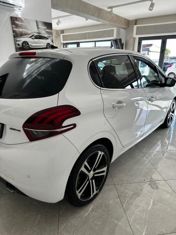 Peugeot 208 PureTech Turbo 110 EAT6 S&S 5 porte GT Line - Foto 4