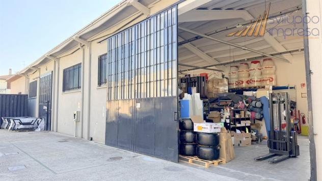 CAPANNONE CON UFFICI IN VENDITA A VIMERCATE - Foto 13