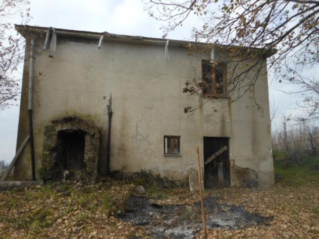 Casa indipendente affiancata per un lato su due livelli per un totale di mq 80 con terreno circostante di mq 3.000 - Foto 9