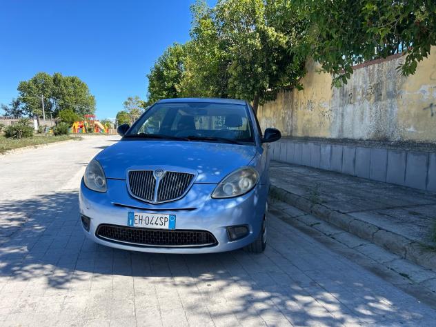 Lancia Ypsilon 1.2 69 CV Unyca