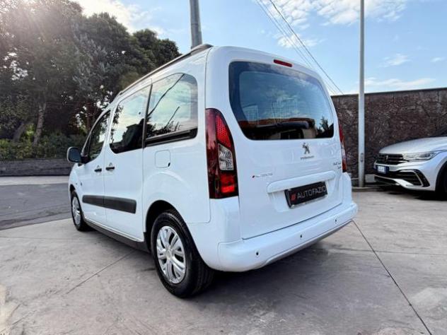 PEUGEOT Partner Tepee 1.6 e-HDi 92 CV S&S Outdoor rif. 24182334 - Foto 3