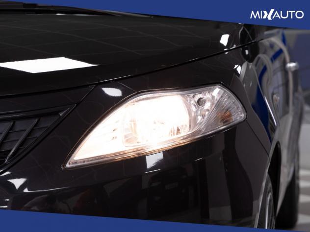 Lancia Ypsilon 1.0 Firefly Hybrid Silver 70CV 5 Porte - Foto 9