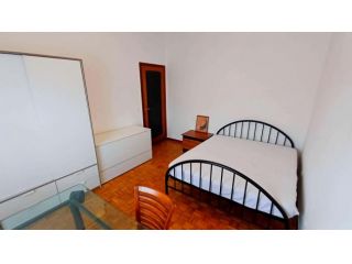 Room in Via Montello, Brescia for 134 m² with 5 bedrooms