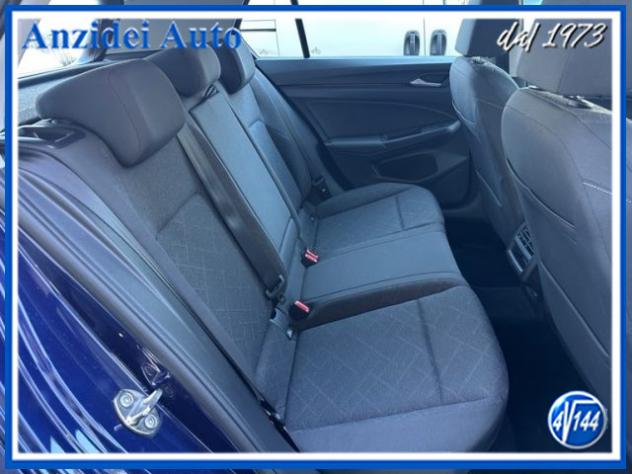 VOLKSWAGEN Golf 1.0 eTSI EVO DSG Life rif. 24054963 - Foto 9