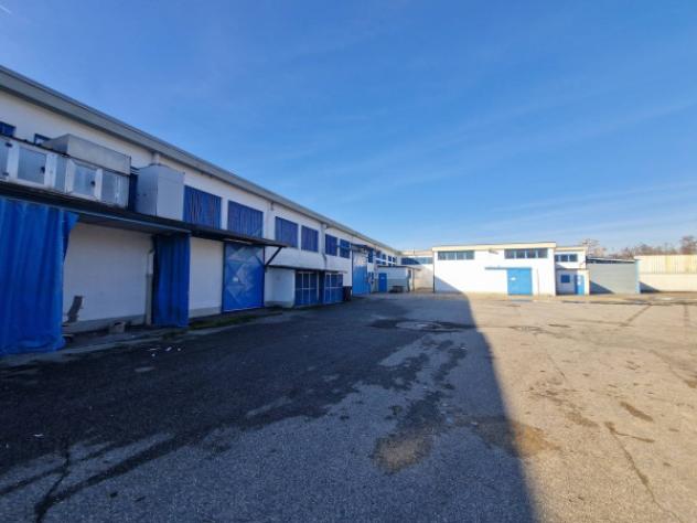 Immobile di 3700 m² con più di 5 locali in vendita a Settimo Milanese
