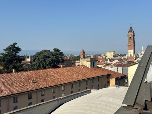 MONZA CENTRO STORICO - AFFITTASI MONOLOCALE CON TERRAZZO