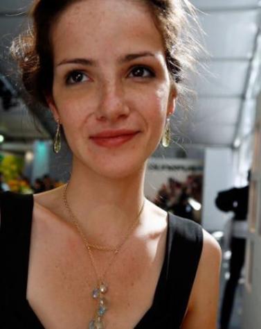Isotta24: 25 anni. Occhi Neri.In cerca di uomo vicino a Trapani Tel: