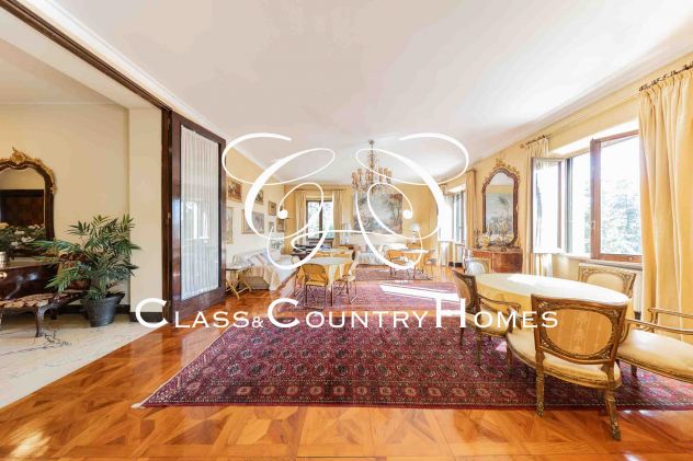 Affitto di Lusso Vigna Clara - 520 mq in Villa Storica con Parco e Terrazza