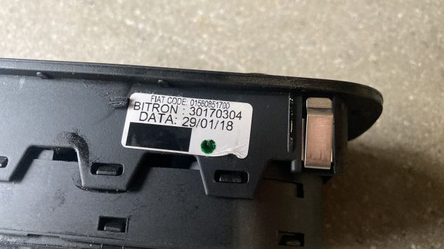 Pulsantiera alzacristallo SX Alfa Romeo Mito del 2018 (0156851700) - Foto 3