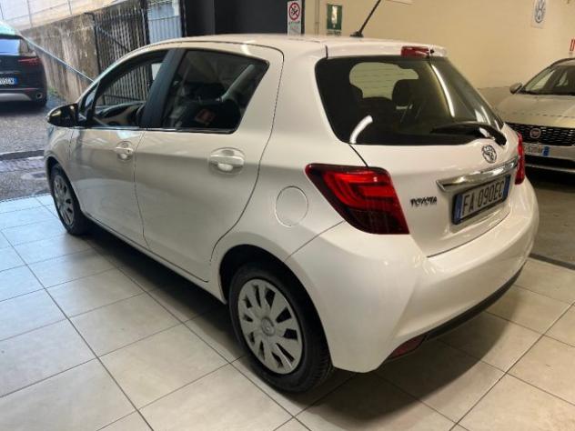 TOYOTA Yaris 1.0 5 porte Lounge rif. 24136508 - Foto 4