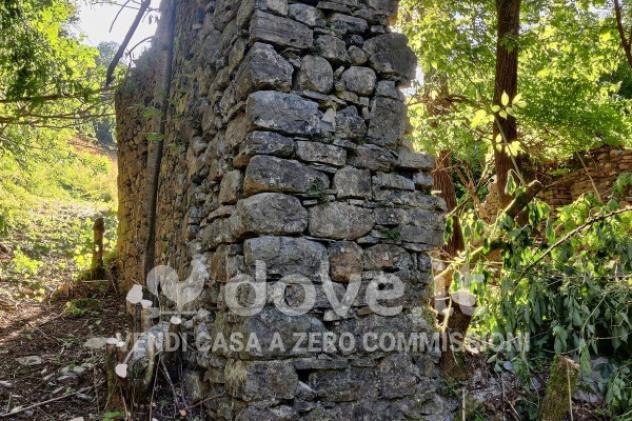 Rustico / Casale di 75 m² con 2 locali in vendita a Taleggio