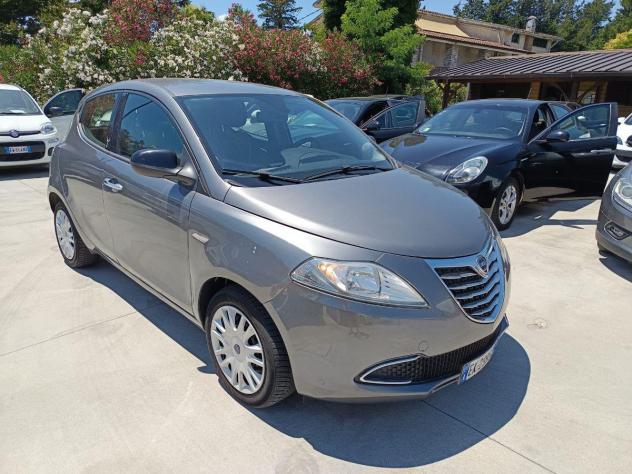 LANCIA Ypsilon 1.2i 69 CV - NEOPATENTATI - Foto 5