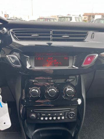 Citroen C3 1.2 e-VTI 82CV 5P SELECTION NEOPATENTATI TOUCH SCREEN SENS - Foto 6