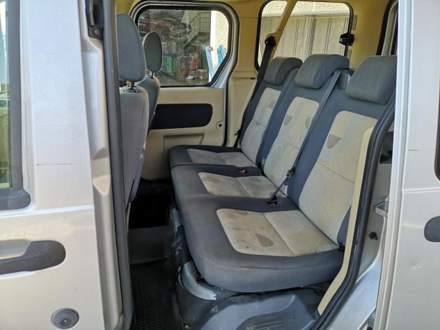 Ford Transit Connect Tourneo 200S 1.8 TDCi/110CV PC GLX N1 - Foto 6
