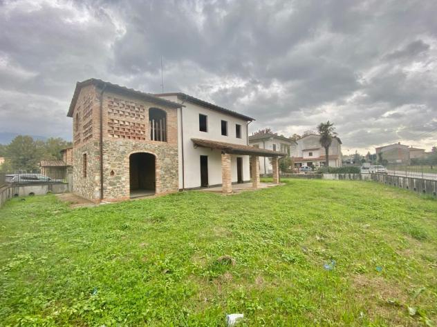 Villa in vendita a Segromigno In Piano - Capannori 190 mq Rif: 1071882