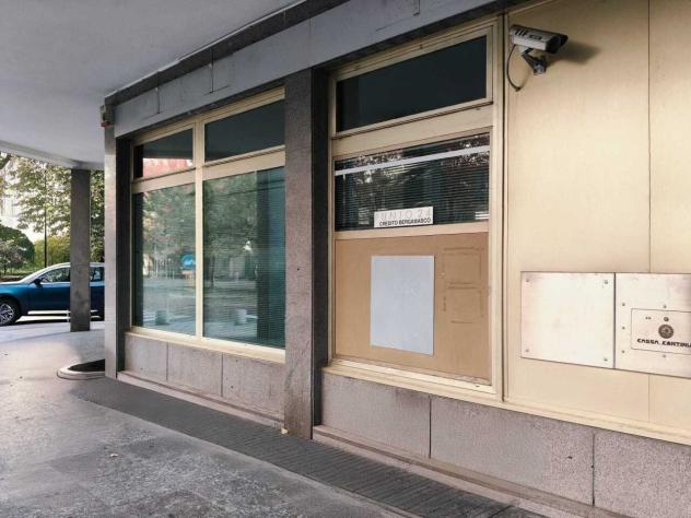 Oltre 3 vetrine in affitto a Cinisello Balsamo - Foto 10