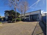 Immobile di 1200 m² con più di 5 locali in vendita a Lainate