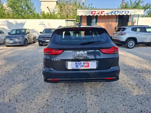 Kia Ceed 1.6 CRDi 136 CV MHEV DCT SW Business - Foto 6