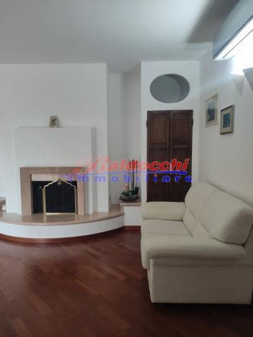 FANO CENTRO STORICO - ELEGANTE APPARTAMENTO CON 2 CAMERE MATRIMONIALI E DOPPIO GARAGE - Foto 4