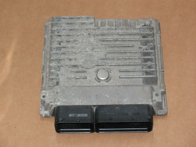 03L906023DR ECU VW VOLKSWAGEN GOLF 1.6 TDI PCR2.1 03L906023DR 03L906023A
