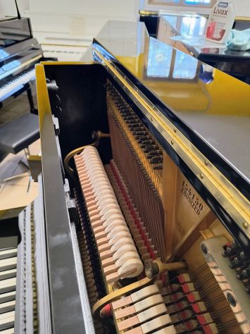 Pianoforte Steinway &amp; Sons K132 Hamburg con trasporto e panca inclusi - Foto 4