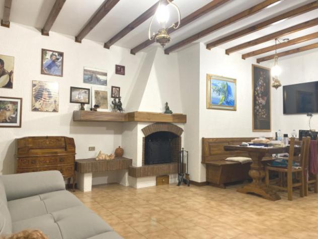 Immobile di 700 m² con 2 locali in vendita a Soliera