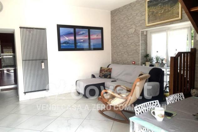 Appartamento di 110 m² con 3 locali in vendita a Albiate