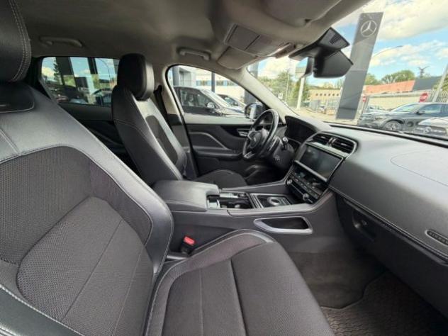 JAGUAR F-Pace 2.0 D 180 CV AWD aut. R-Sport rif. 23718822 - Foto 10