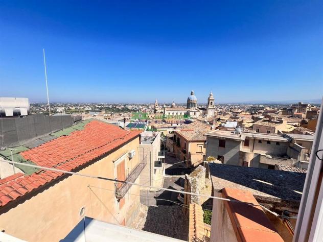 Rif: 2707 Soluzione indipendente su tre livelli con terrazza nel cuore di Comiso - Foto 13