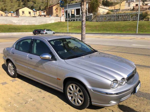Vendesi Jaguar