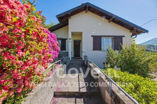 Casa indipendente di 240 m² con più di 5 locali in vendita a Luino