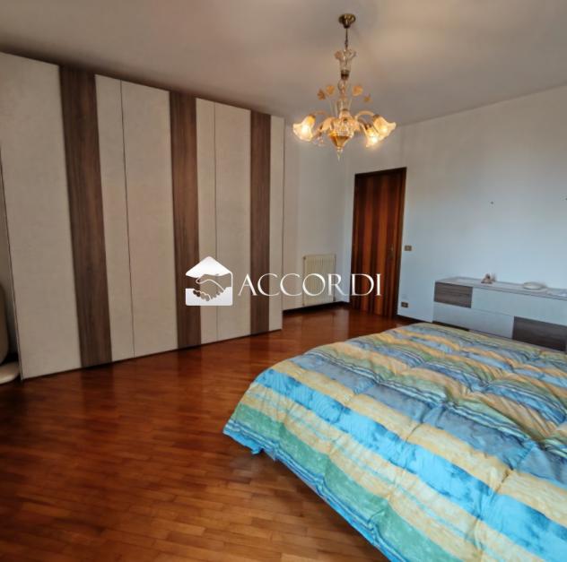 APPARTAMENTO INDIPENDENTE di 8 vani e di 352 mq (CAERANO DI SAN MARCO) rif. BL134 - Foto 15
