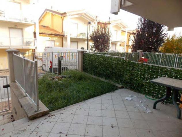 Immobile in asta di 97 m² con più di 5 locali e box auto in vendita a Fermo - Foto 2
