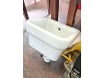 lavatoio in ceramica da bagno usato