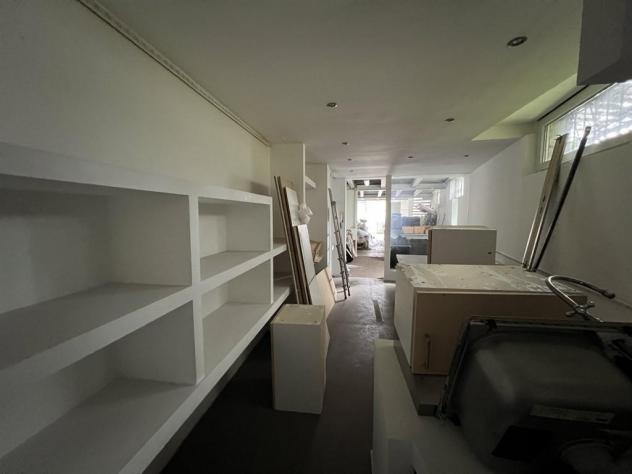 Complesso immobiliare composta da 527 mq di magazzini e 87 mq di abitazione da ristrutturare - Foto 9