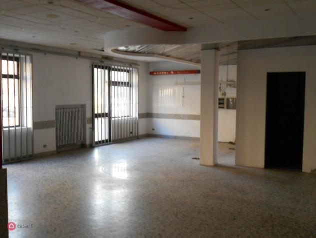 IMMOBILE COMMERCIALE di 3 vani e di 180 mq (CIGLIANO) rif. 035 - Foto 12