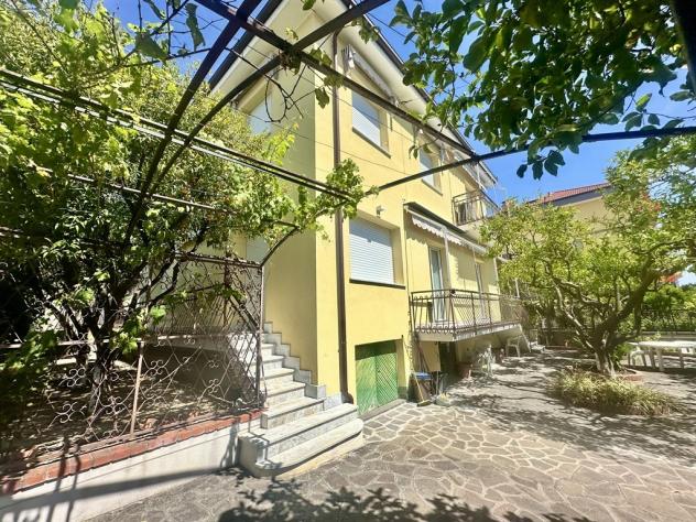 ID 900 Loano bellissima villa ristrutturata in vendita