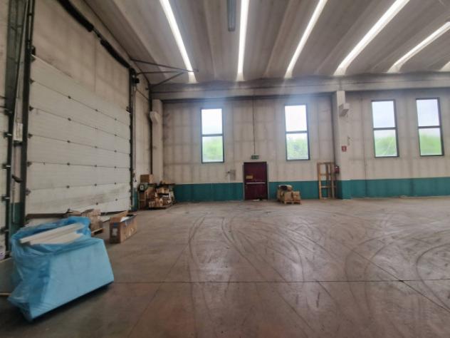 Immobile di 2950 m² con più di 5 locali in affitto a Inveruno - Foto 12