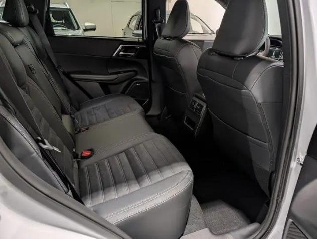 Mitsubishi Outlander PHEV 2.4L PHEV INTENSE oltre oneri finanziari - Foto 9