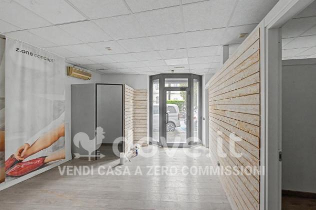 Casa indipendente di 200 m² con 5 locali in vendita a Luino - Foto 7